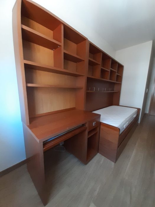 Cama dupla e secretárial