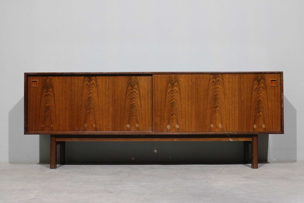 Aparador Gunni Omann Modelo 21 em pau santo | Danish Design | Vintage