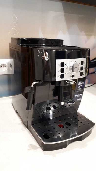 Ekspres ciśnieniowy DELONGHI Magnifica S PERFETTO.