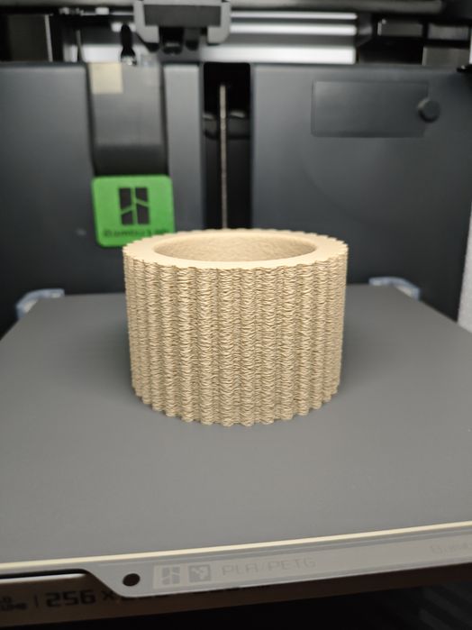 Vaso moderno texturizado para flores