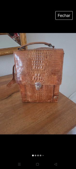 Mala crocodilo mulher