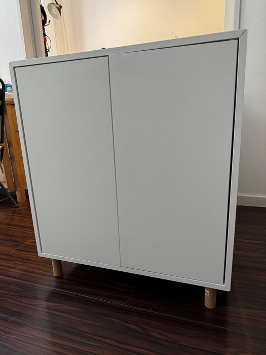 Armário EKET c/ 2 portas e uma prateleira