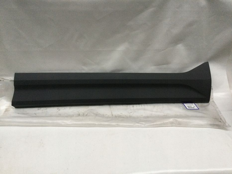 volvo xc40 ex40 c40 ec40 17- dolna listwa drzwi prawa przód 32409185