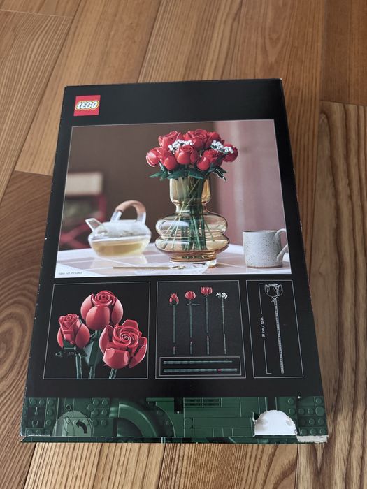 Конструктор LEGO Botanicals Букет троянд