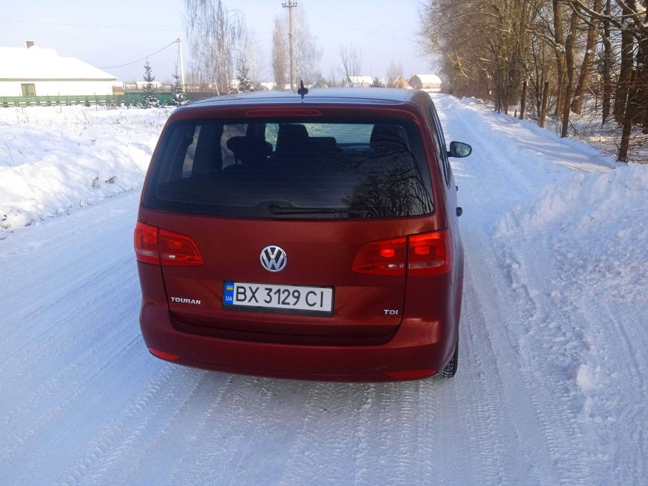 Фольксваген тауран 2013 року