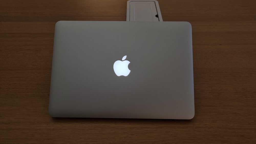 MacBook Pro Retina 13" (2015) – i5, 8GB RAM, 128GB SSD na caixa!