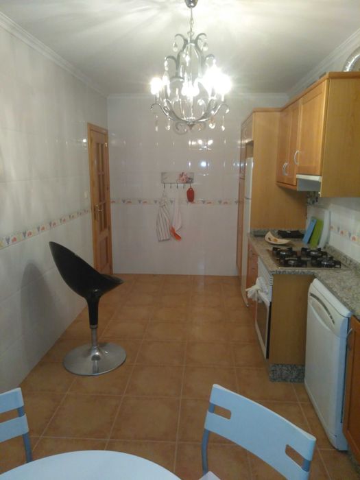 vendo Apartamento T2 Carregado com arrecadação