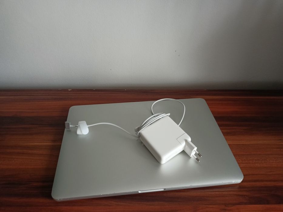 Apple Macbook PRO 1398 i7 
16/512GB