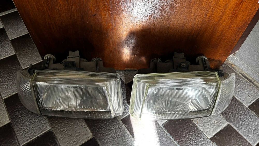 2 Faróis Frontais Originais VW Polo Variant