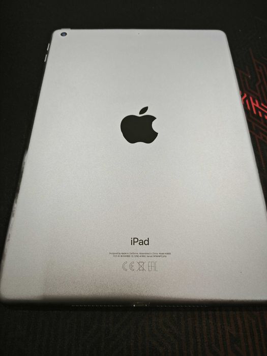 Apple iPad 6th Gen (A1893) 9.7" 32GB - Cinzento Sideral, WiFi