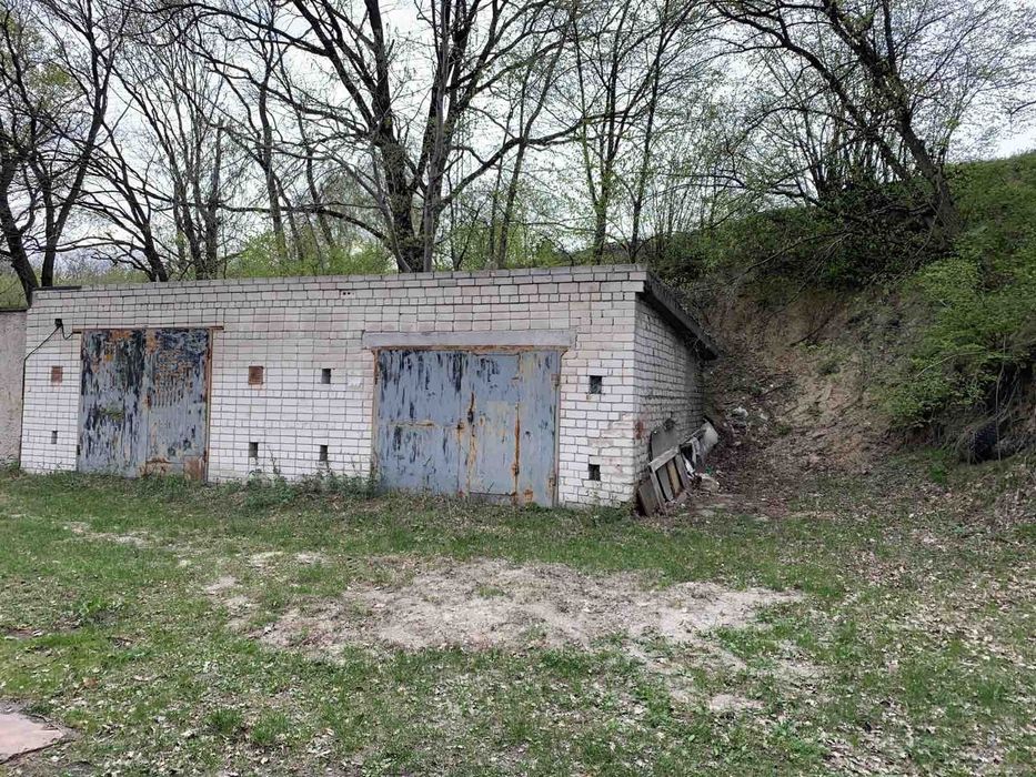 Подвійний капітальний гараж 110м2, під комерцію. АК 31