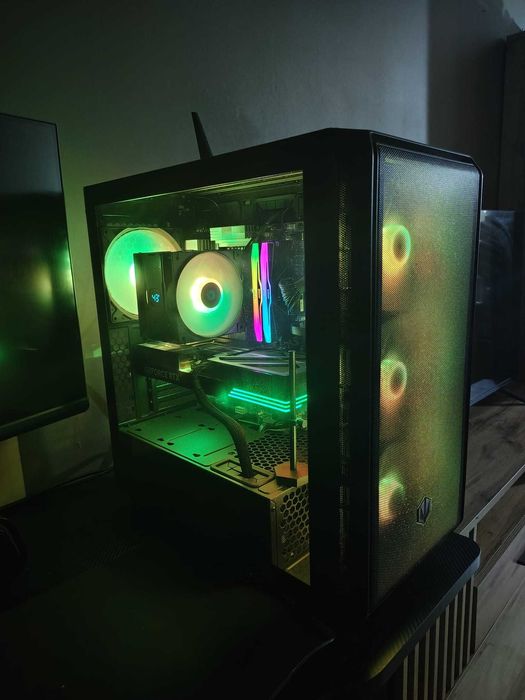 Komputer Gamingowy RTX 5070 Ti, Ryzen 7 7700X, 32GB DDR5