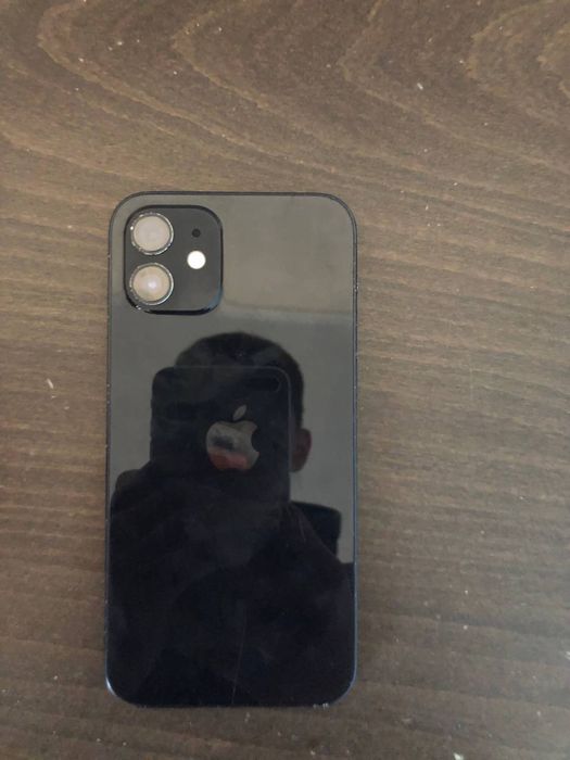 iPhone 12 64GB.