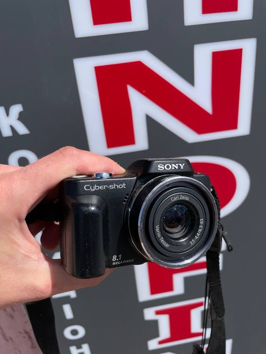 Цифровий фотоапарат Sony Cyber-shot DSC-H10