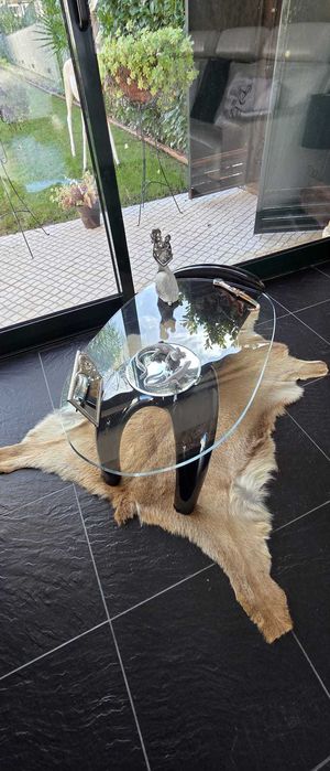 Mesa pequena de centro em vidro