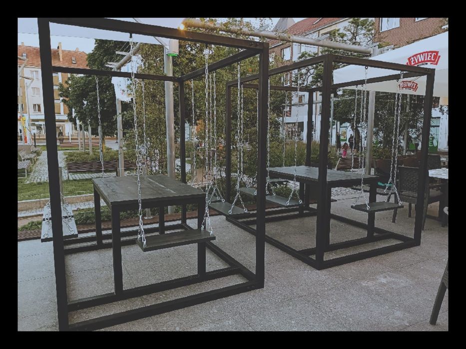 Huśtawka 6 os. metalowa drewniana do restauracji na taras stół piknik