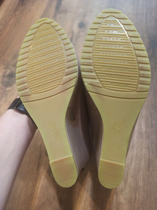 Туфлі жіночі ...