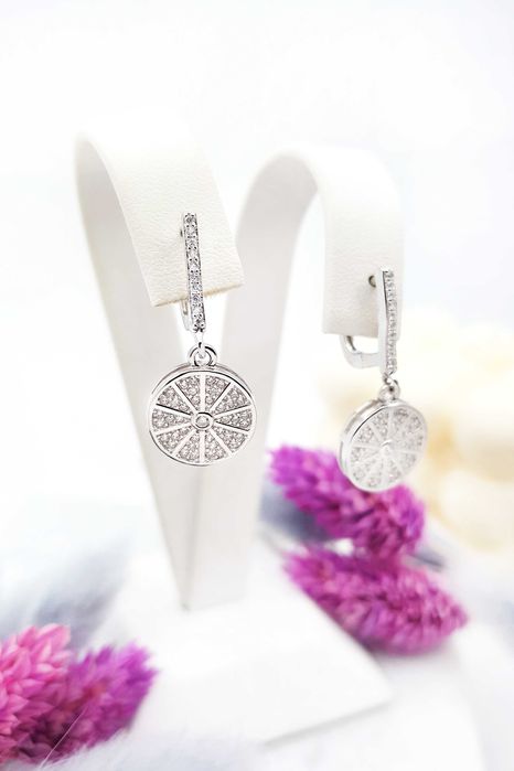 Srebrne wiszące kolczyki z kółkami wysadzanymi cyrkoniami pr. 925