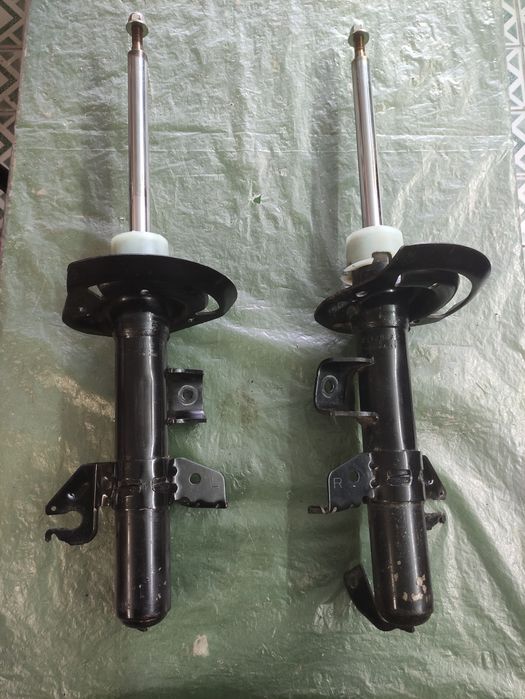 Стійки амортизатора Jeep Cherokee KL AD1 AWD з опорами