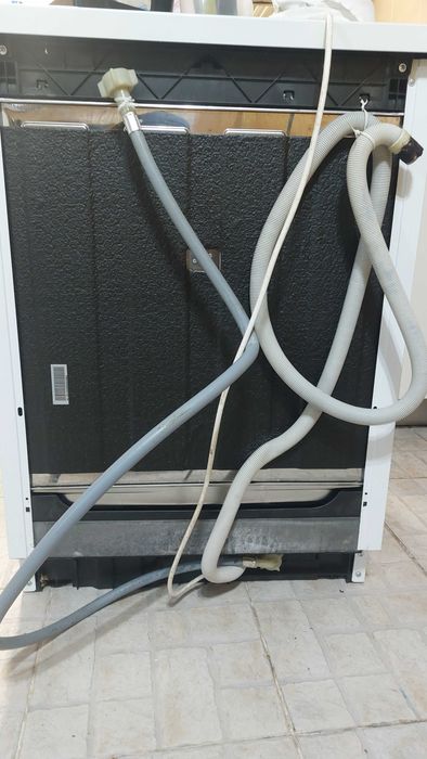 Máquina de lavar loiça seminova