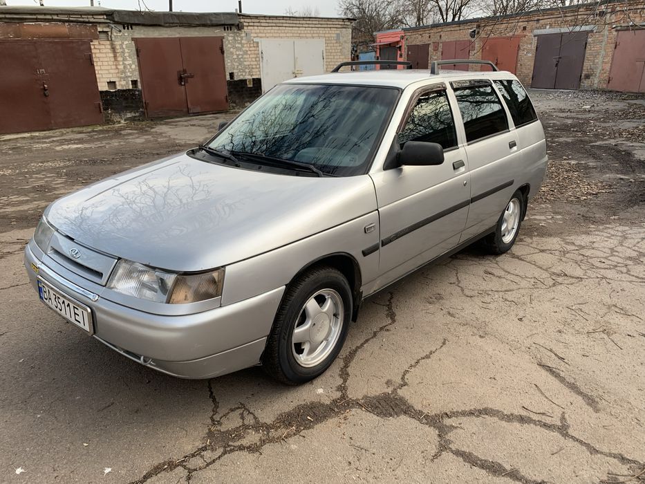 Продам ваз 2111 уневерсал газ бензин  зарегистрирован