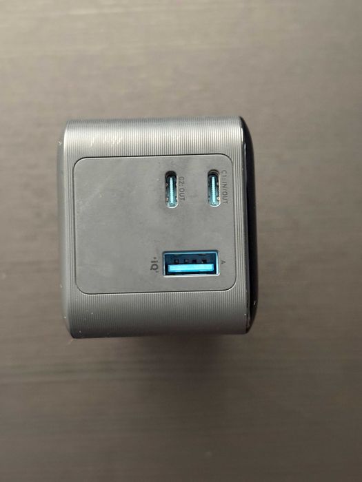 Power Bank Anker 737