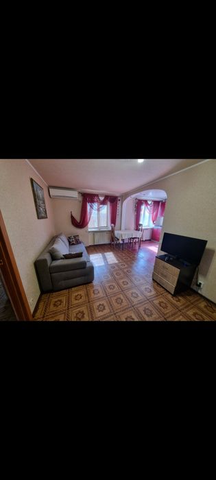 Сдаётся квартира в самом центре города.