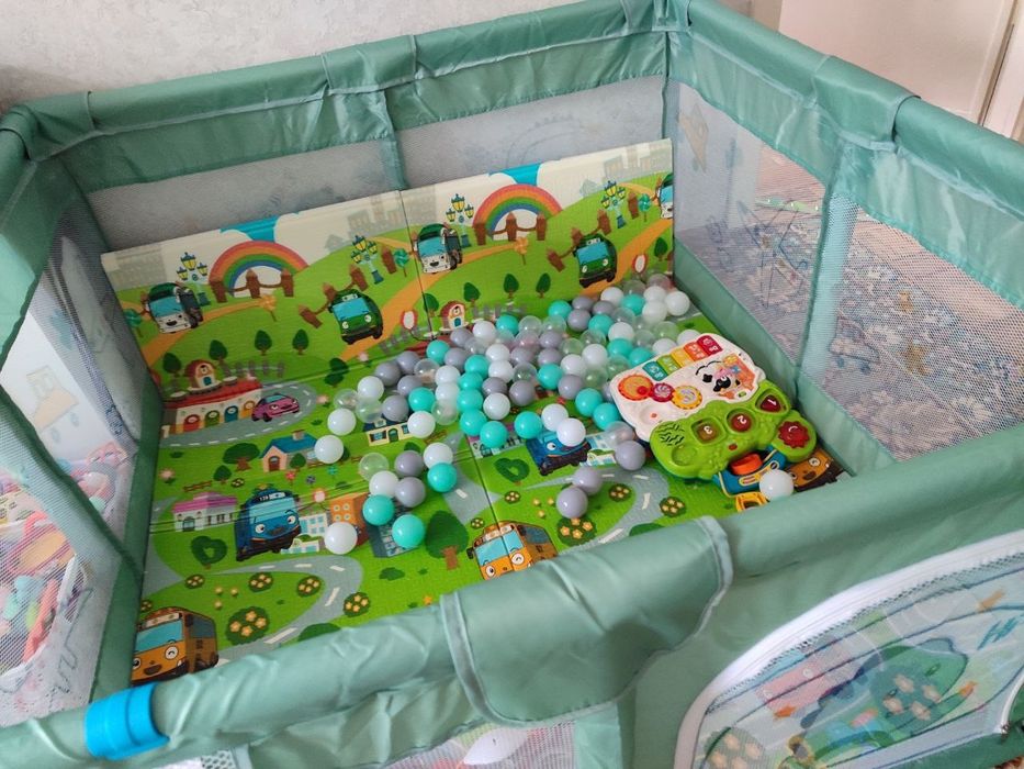 Крутий манеж для дітей