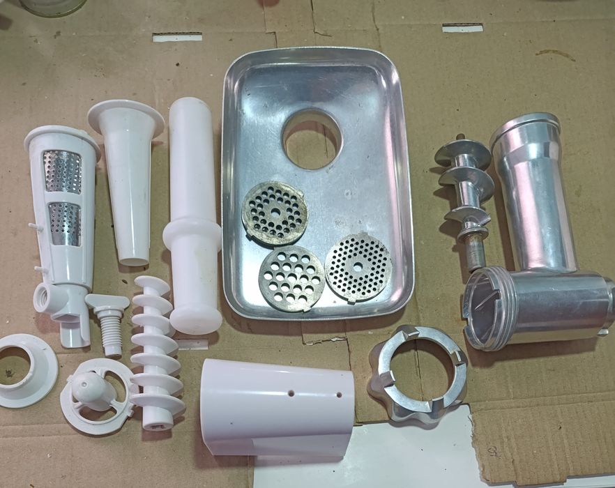 Электро мясорубка -соковыжималка