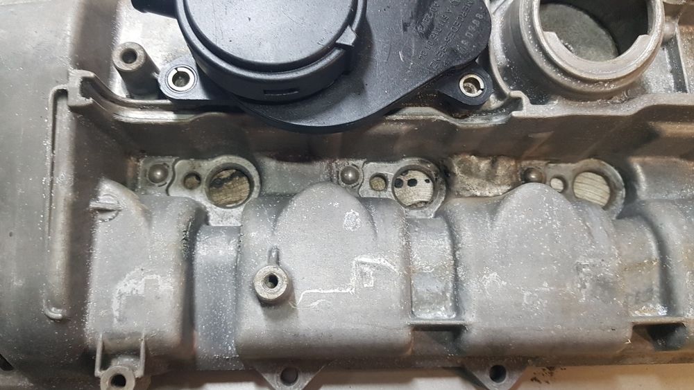 Кришка клапанов Mercedes Benz 2.2cdi om611 om646