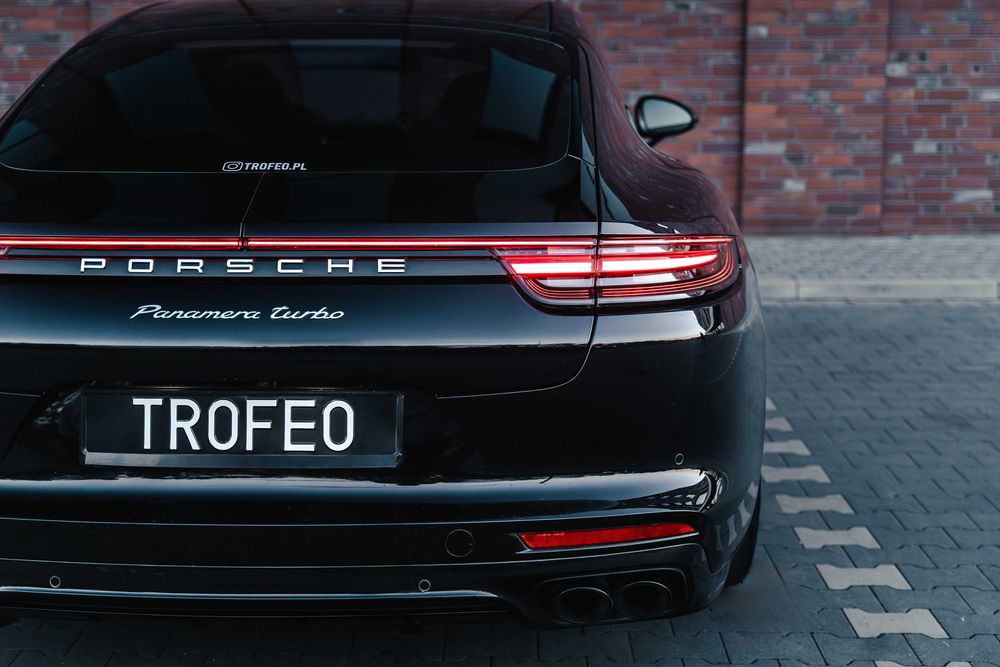 Wynajem Porsche Panamera Turbo wypożyczalnia samochodów