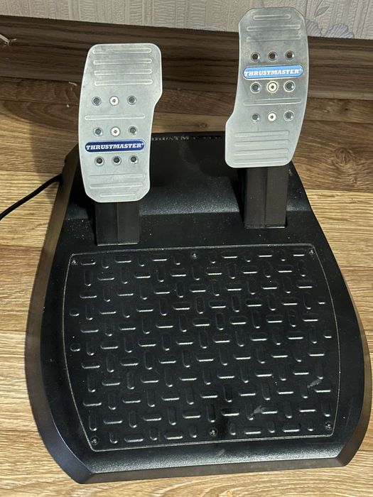 Продам руль Thrustmaster t300 RS