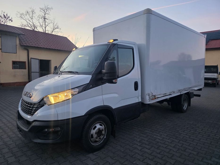 Iveco Daily  Iveco 35 Daily 35C16 2021r. Skrzynia z windą