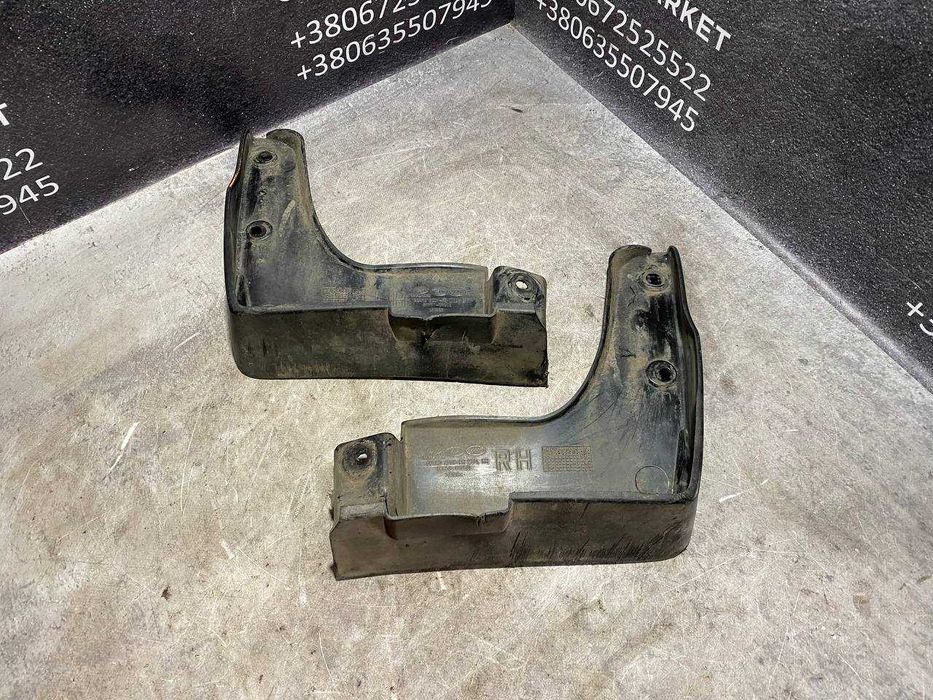 Бризговик передній правий лівий Hyundai Sonata LF 86831C1000 86832C100