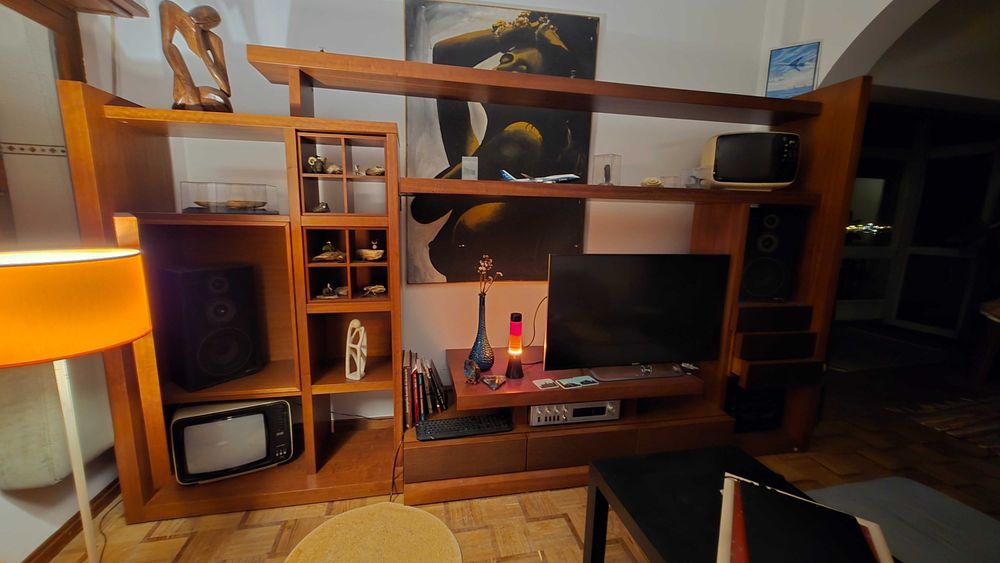 Grande estante moderna para sala