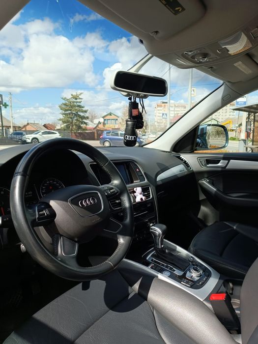 Автомобіль Audi Q5