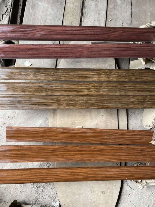 Плінтус пластиковий новий