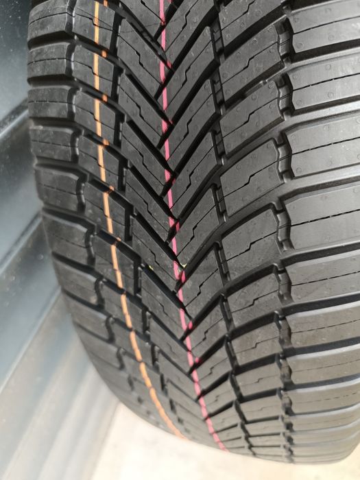 Opony wielosezonowe Brigistone 215/65R16