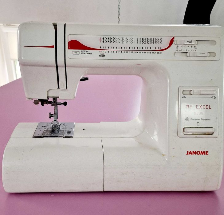Швейна машинка  JANOME W23U