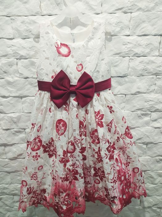 Продам нарядное красивое платье. Рост 116