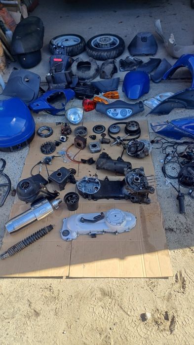 Piaggio FLY 50 części kufer,wydech,lampa,pokrywa,stelaż,wał,błotnik,