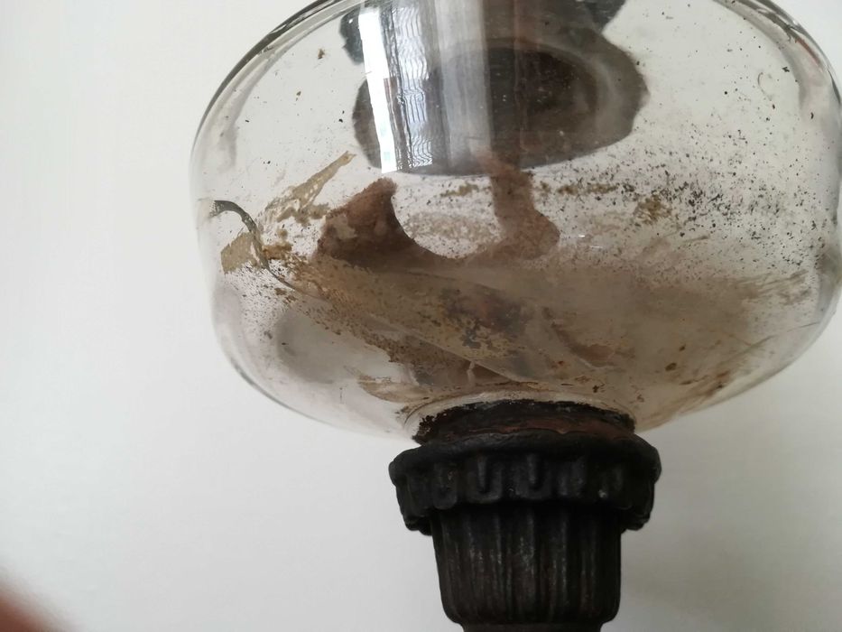 Antiguidade_dois Candeeiros a petróleo || um candeeiro vintage