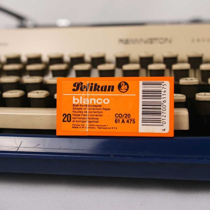 Máquina de escrever Remington Envoy III