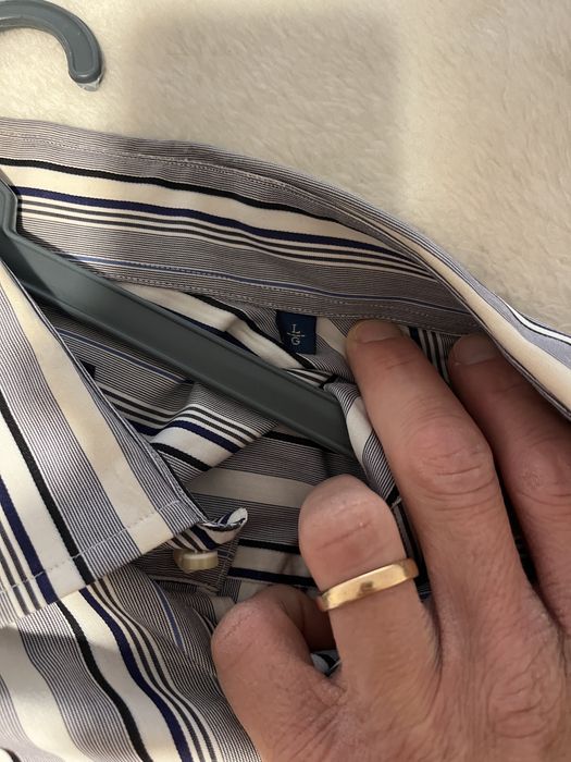 Camisa under blue azul escuro e massimo duti