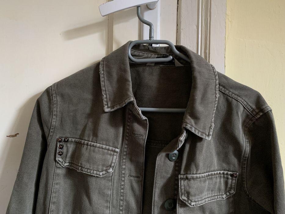 kurtka katana ciemnozielona z ćwiekami dla dziewczynki