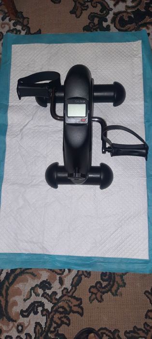 Мини велотренажер.