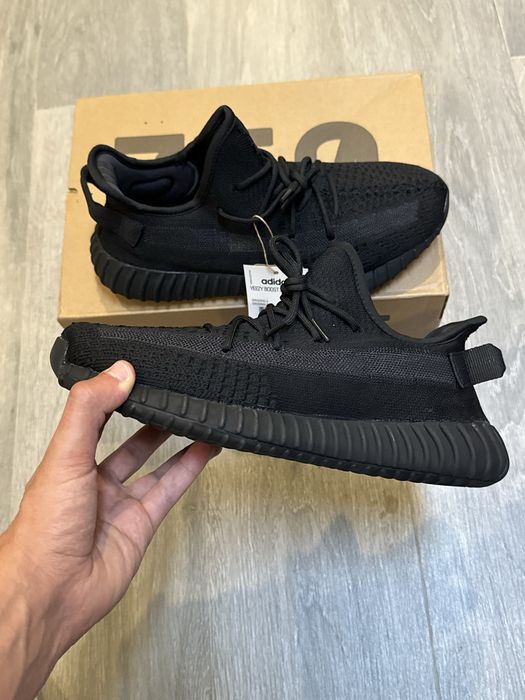 Yeezy Boost 350 V2 Onyx Black