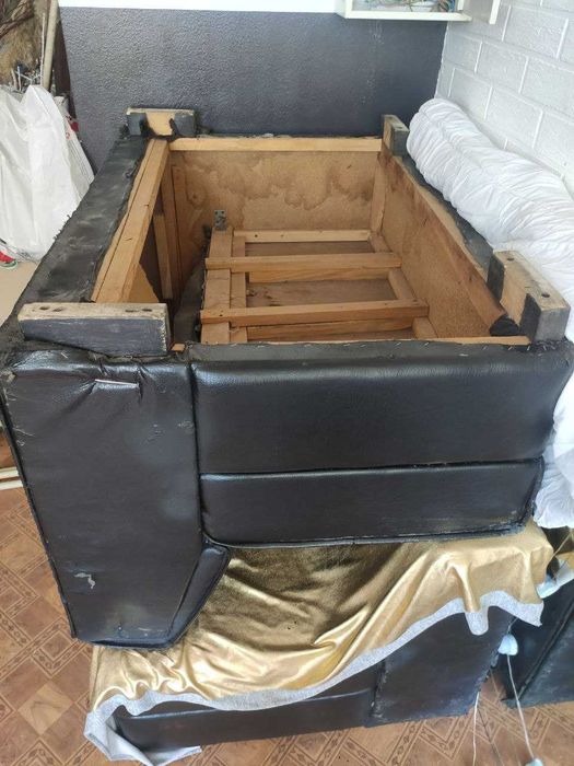 Продам диваны для студии\салона\кафе, 3 шт. б\у