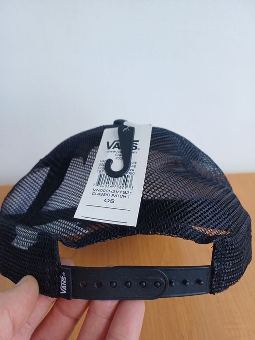 Кепка с сеткой VANS оригинал пол цены