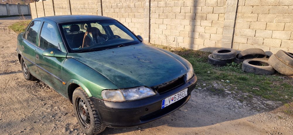 Опель вектра В бензин на запчасті або цілком